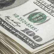“Долар перетне скоро критичну межу, обмінники готуються заробити на курсі валют”