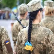 З 1 жовтня ці жінки мають стати на військовий облік: названо професії українок, яких відправлять у військкомат