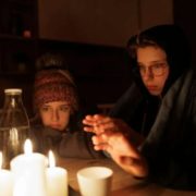 Відключення світла по 10 годин: Українців попередили про важку зиму