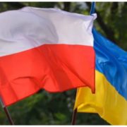 Польща припиняє допомогу українським біженцям
