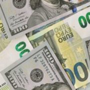 “Свіжий курс валют сколихнув обмінники, долар зробив дещо неймовірне”: експерти сказали, чи українці вже спізнилися