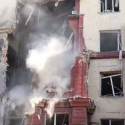 Сльози та розпач: жaхiття нічної атаки орків – в Запоріжжі понівечені 40 будинків, фото