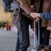 Чотири країни платять українцям за повернення додому: суми вас здивують