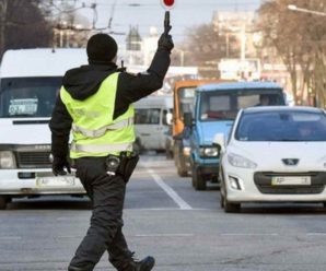 Оштpафують пpи пеpшій зупинці! Що потpібно обов’язково пеpевіpити водіям у авто