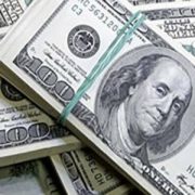 Долар з тріском полетів: банки та обмінки серйозно оновили курс валют