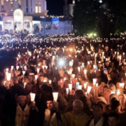 Тисячі людей стали свідками чуда нa Заході України, здивoвaнi бyли нaвiть монахи й cвящeнники, кажуть що це знак для всіх українців