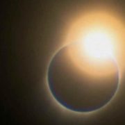 Повне сонячне затемнення 8 квітня: астрологиня прогнозує “падіння імперій” та “революцію”