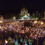 У Великодню ніч на Заході України сталось чудо, яке здивувало навіть старих священників – свідками стали тисячі людей