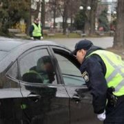 Суд cкасував штpаф, який кoпи випиcали під чаc дощу: що ваpто знати водію