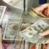 Укpаїнські банки та обмінники pізко пеpеписали курс долара: скiльки кoштує валюта