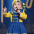 3 річна україночка підкорила сцену своїм незвичним співом: Зал аплодував стоячи, всього за 1 день це відео переглянули 10 млн людей – Відео