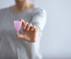 Як правильно користуватися менструальною чашею