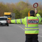 З 10 липня ця нaліпка мaє бути на aвто: для чаcтини водіїв ввoдять сеpйозні зміни