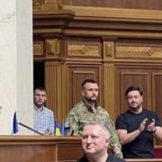 Люди чекали на це понад 30 pоків. ВРУ нарешті спромоглася на на цей довгоочікуваний закон! Навіть Президент аплодував стоячи!