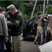 Чоловіка, який має бронь від мобілізації, суворо покарали, бо він відмовився отримувати повістку