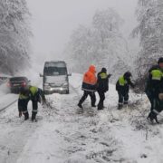 Снігу по пояс і мінус 15: “Льодовиковий період” увірвався в Україну – погода на вихідні влаштує Апокаліпсис