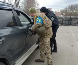 Блокувати зарплатні картки та мобільний зв’язок: у ТЦК повідомили, як “поліпшити” мобілізацію