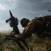 Вогнева підготовка для рекрутів за програмою «Контракт 18-24» — одна з перших та основних речей.
