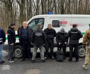 СБУ та Нацполіція блокували на Закарпатті ухилянтську схему: чоловіків доставляли до кордону на інкасаторських машинах