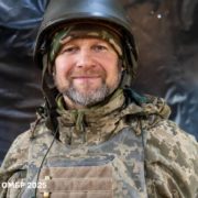 У цих поглядах – спокійна мрія про мир, про родини, про вільну Україну.