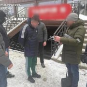 СБУ на Прикарпатті викрито посадовців Укрзалізниці та ДСНС на хабарях за “бронь”