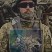Іноді люди ламаються.