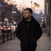 “Все, досить. Мій час теж настав”