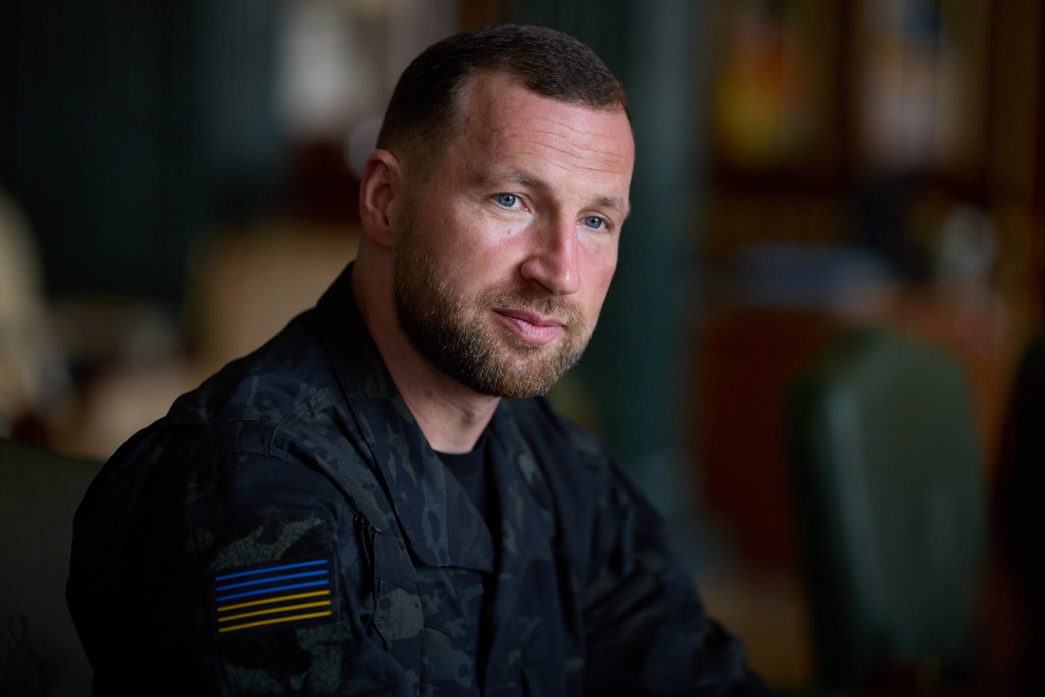 «Значна частина „бавовни“ в росії — його заслуга»: Євгеній Хмара відповідав в СБУ за далекобійній удари по території рф