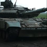 🔥 Чоловік обирає справді потужну машину.